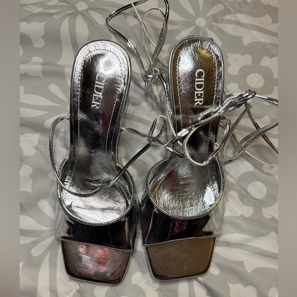Silver Chrome Strappy Wedge Heels - Cider NWOT - Picture 3 of 8